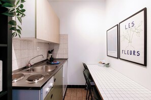 Monolocale Deluxe | Cucina privata | Macchina per caffè espresso, macchina per tè/caffè, bollitore elettrico