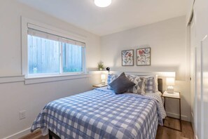 2 chambres, fer et planche à repasser, Wi-Fi, draps fournis