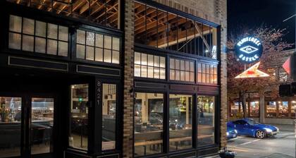 Cozy Pet friendly Downstairs Retreat in Seattle