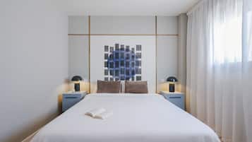 Apartament, 1 llit doble i sofà llit, vistes a la ciutat | 1 dormitori, planxa i posts de planxar i bressols gratuïts