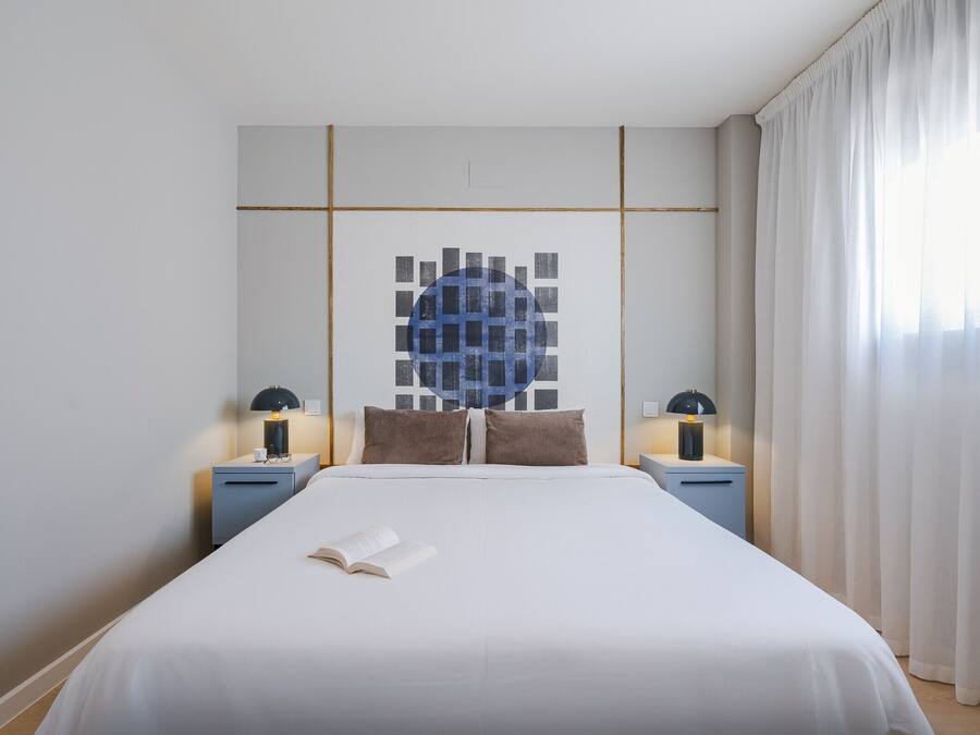 Apartamento, 1 cama doble con sofá cama, vistas a la ciudad | Tabla de planchar con plancha, cunas gratuitas, wifi gratis