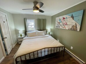 3 bedrooms, desk, iron/ironing board, free WiFi - High-View Catskills Cabin (Margaretville)