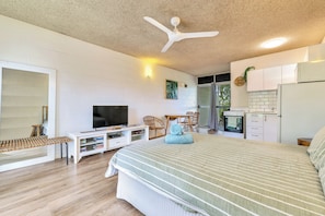 1 bedroom, iron/ironing board, travel cot, free WiFi