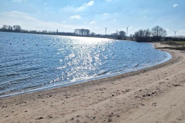 Direkt am Strand gelegen.
