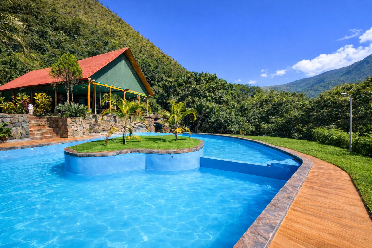 Vista frontal de la propiedad