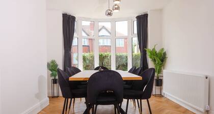 Exquisite 3BD Nordic Retreat - Free Parking