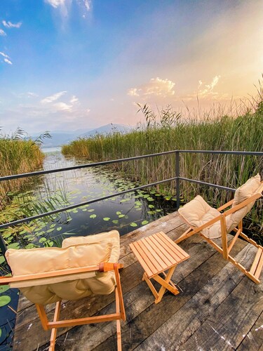 Shore of Sapanca Lake: Çatı Villa Lakehouse