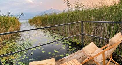 Shore of Sapanca Lake: Çatı Villa Lakehouse