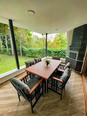Outdoor dining