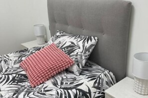 2 makuuhuonetta, silitysrauta/-lauta, Wi-Fi, vuodevaatteet