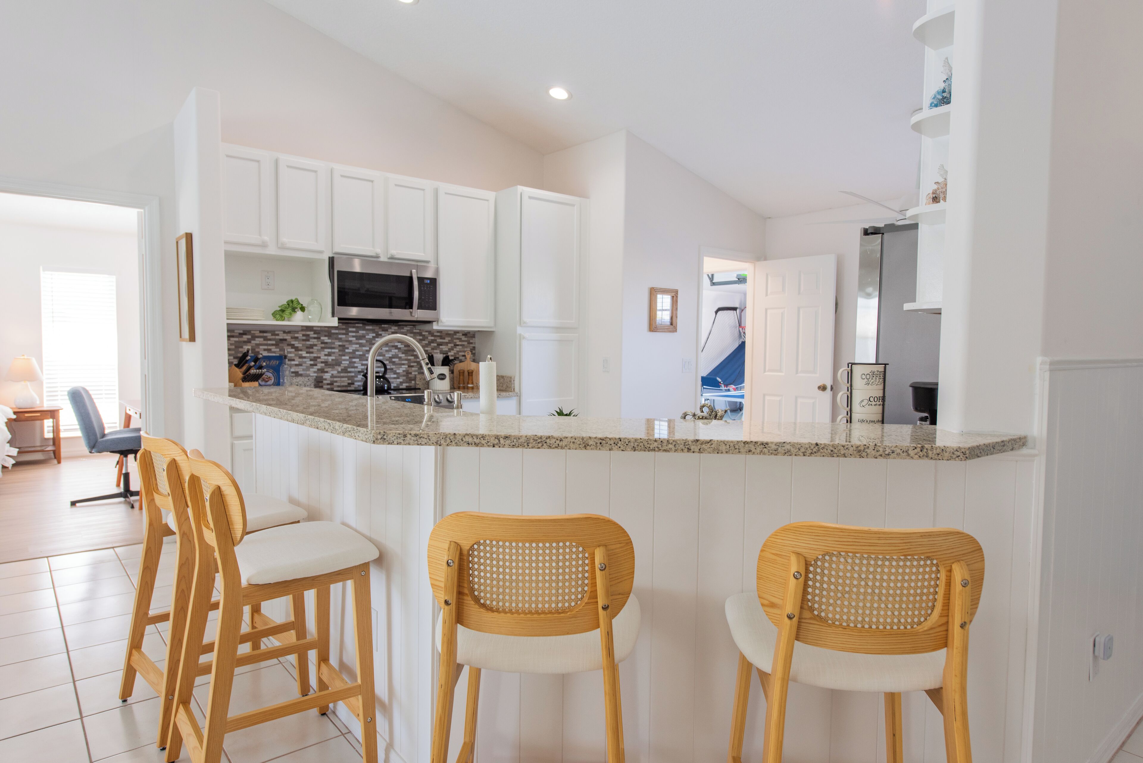 Micro-ondes, four, plaque de cuisson, lave-vaisselle