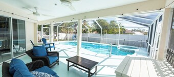 Blue Breeze Retreat: 4B House with Pool, BQ & Game Room in Vero Beach