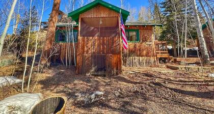 Walk to public beach and town!