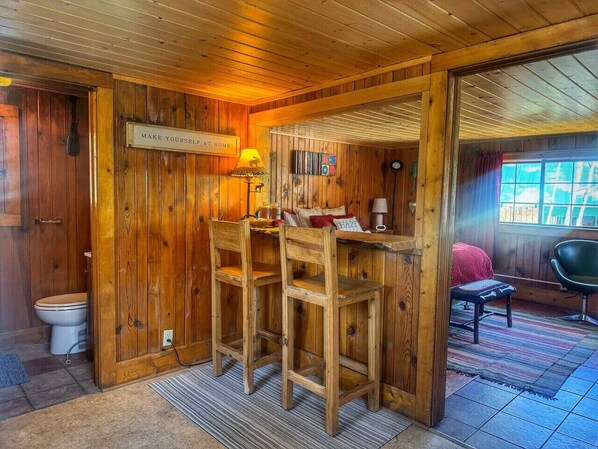 Lit parapluie, Wi-Fi, draps fournis