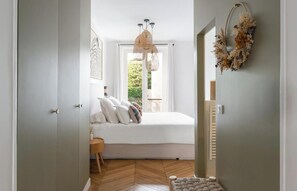 4 soverom, skrivebord, strykejern/-brett og wi-fi (inkludert)