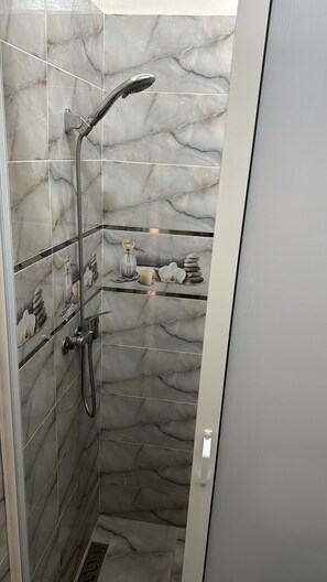 Towels, soap, toilet paper - Comfortable apartment (Dcheira El Jihadia)