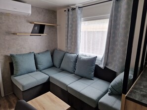 Living area - Seaside mobile home (Vias)