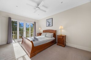 6 bedrooms, free WiFi, bed sheets