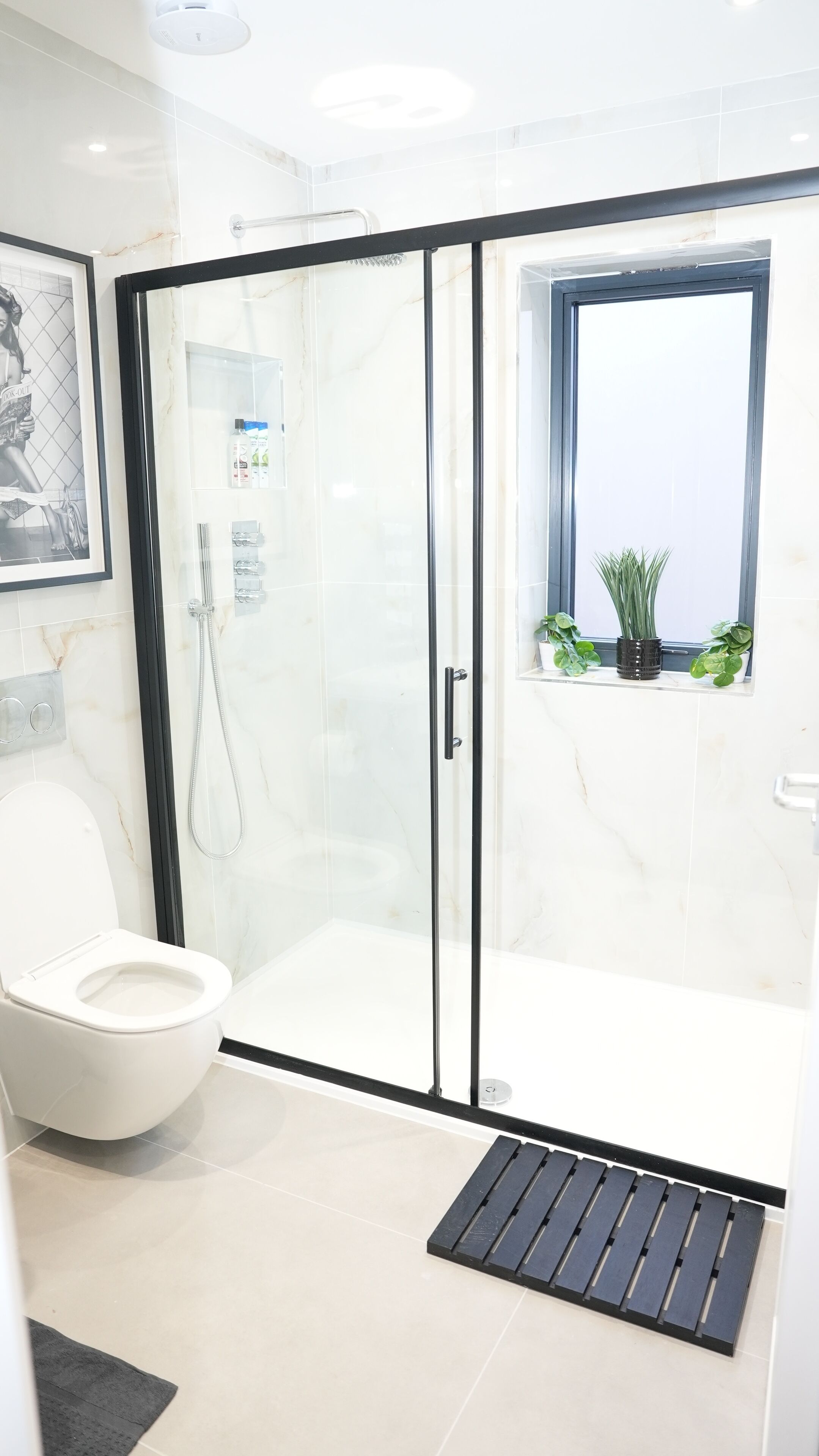 House | Bathroom | Shower, free toiletries, hair dryer, towels