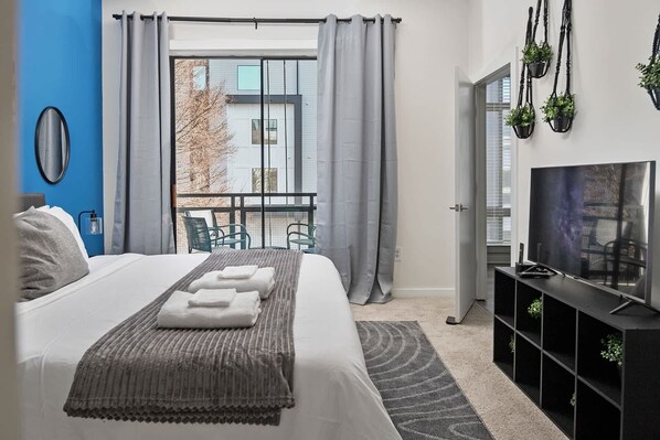 2 bedrooms, iron/ironing board, travel cot, WiFi