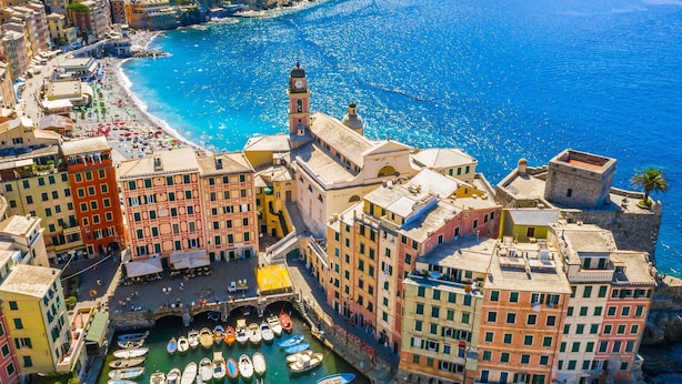 A coastal town with colorful buildings, a marina, and a clear blue sea. - Sea View Apartment Camogli Hill (Camogli)