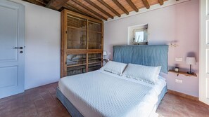 1 bedroom, iron/ironing board, Internet, bed sheets