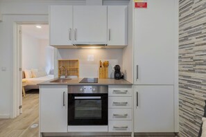 Wasserkocher mit Kaffee-/Teezubehör