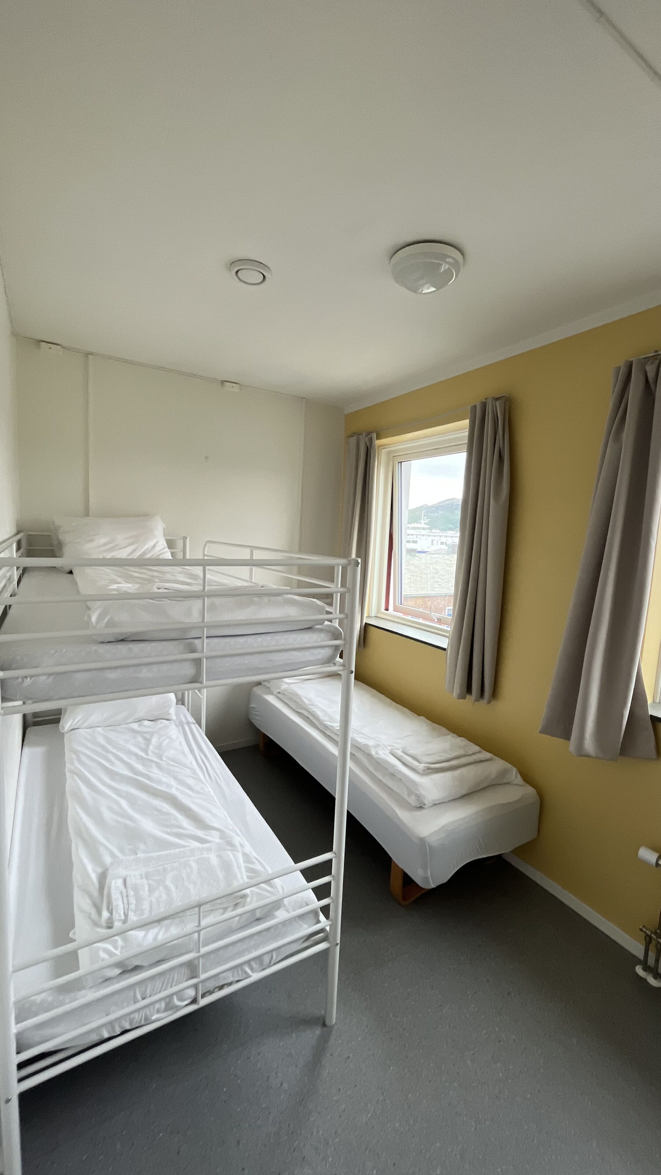 Desk, free WiFi, bed sheets