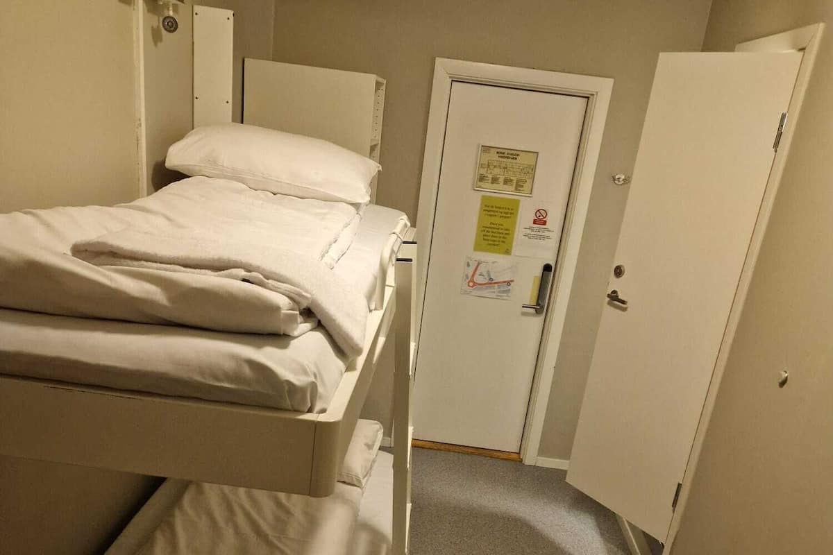 Basic Twin Room, Partial Ocean View | Desk, free WiFi, bed sheets