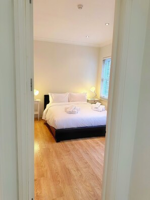 1 makuuhuone, silitysrauta/-lauta, vuodevaatteet