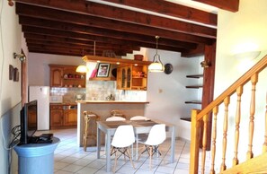 Dining - BEAUTIFUL VIEW OVER THE TXINGUDI BAY AND THE TOWN (hendaye)
