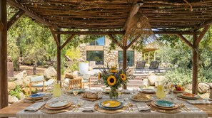 Outdoor dining - Large villa for 14 people, Porto Vecchio 5 min Pinarellu beach  (Zonza)