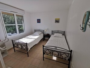 3 bedrooms, in-room safe, desk, iron/ironing board - Villa on the edge of the forest, beach and golf course nearby. Ideal for families! (Moliets-et-Maa)