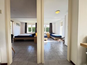 3 chambres, coffres-forts dans les chambres, Wi-Fi, draps fournis