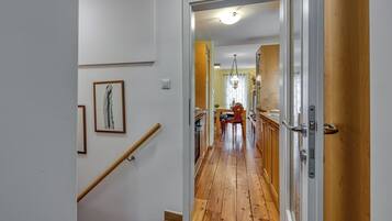 Pintu masuk properti