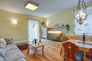 21-inch Smart TV with digital channels - Alpine Chalet Planica With Sauna (Kranjska Gora)