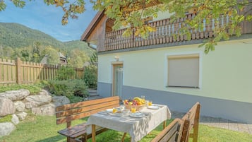 Honeymoon Chalet, Multiple Bedrooms, 2 Bathrooms (Alpine Chalet Planica with Sauna) | Outdoor dining