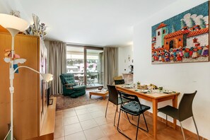 Family Apartment, Multiple Bedrooms (The Theo's Nest) | View from room