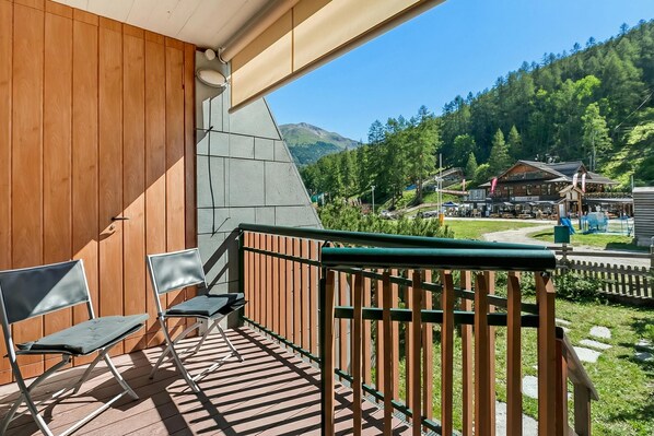 Family Apartment, Multiple Bedrooms (Theo's House) | Property grounds - Theo's House (Bardonecchia)