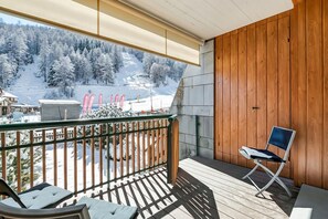 Family Apartment, Multiple Bedrooms (The Theo's Nest) | Terrace/patio