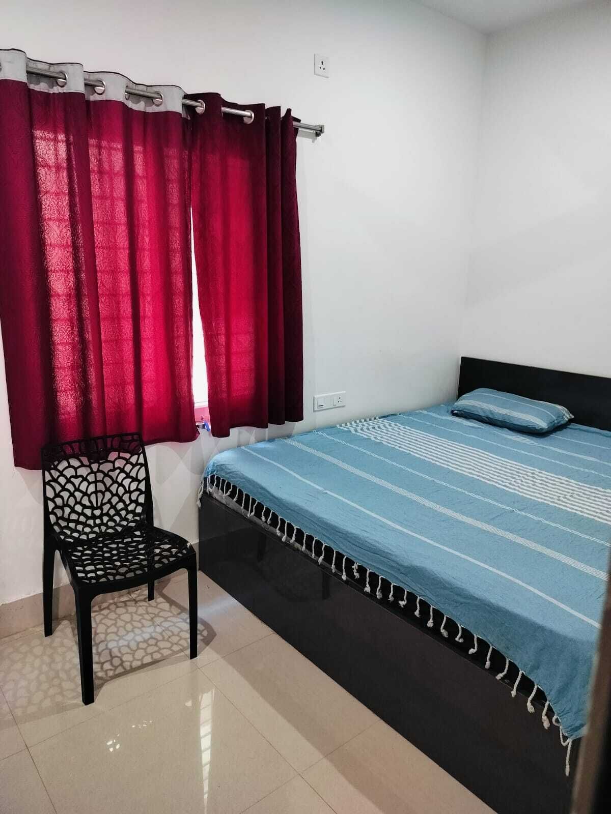 Kahden hengen classic-huone | Työpöytä