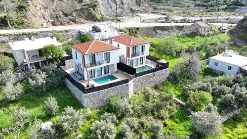 Villa ADA
marmaris lüks özel  havuzlu  villa, 6 kişilik konaklama, doğanın içind