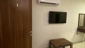 Room - Rivera (Cairo)