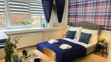 Habitación doble estándar | Espacio para trabajar con laptop y wifi gratis