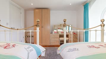 2 bedrooms, individually decorated, individually furnished, free WiFi
