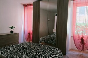 1 bedroom, free WiFi, bed sheets