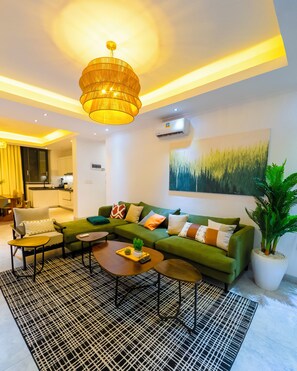 Smart TV, mesa de pingue-pongue