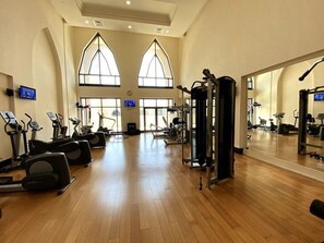 Gym - Durrani Homes - Arabian luxury at Souk Al Bahar besides Burj Khalifa & Dubai Mall (Dubai)