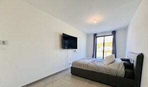4 bedrooms, iron/ironing board, travel cot, WiFi