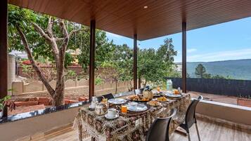 Outdoor dining